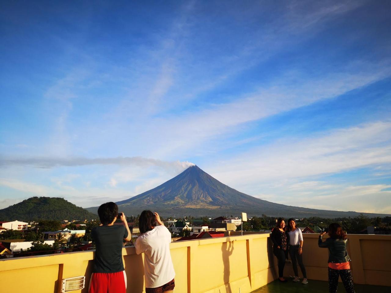 JDL Residences Hostel Legazpi Exterior foto