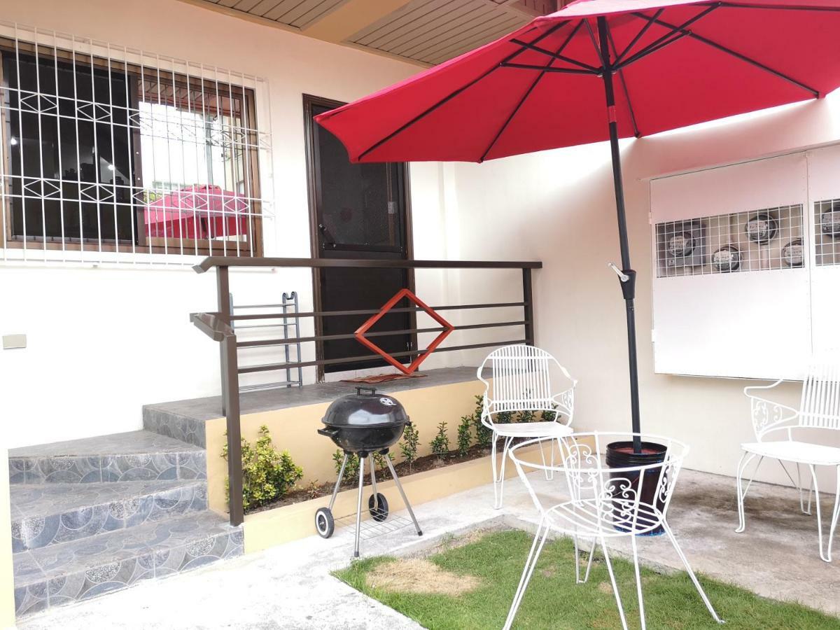 JDL Residences Hostel Legazpi Exterior foto